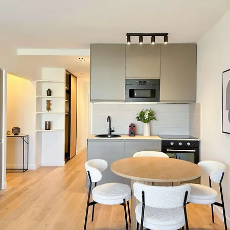 Premium Flat Balcony & Lift For 5 * Parijs