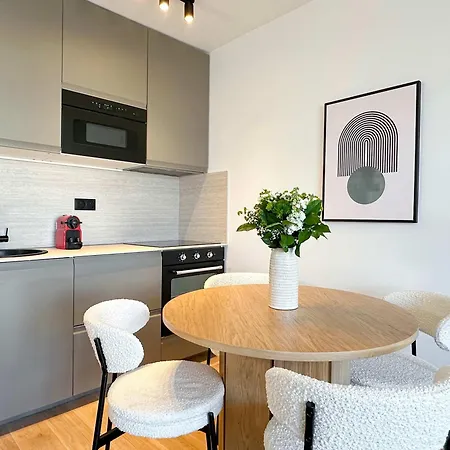 Premium Flat Balcony & Lift For 5 Parijs