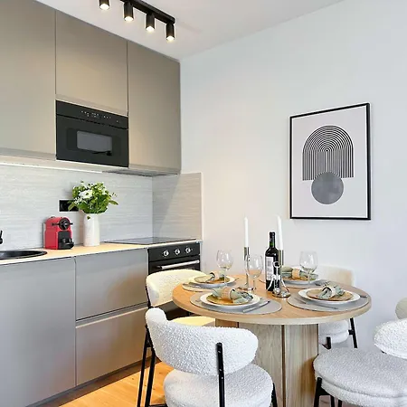 Premium Flat Balcony & Lift For 5 * Parijs
