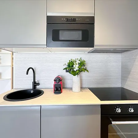 Premium Flat Balcony & Lift For 5 Appartement *