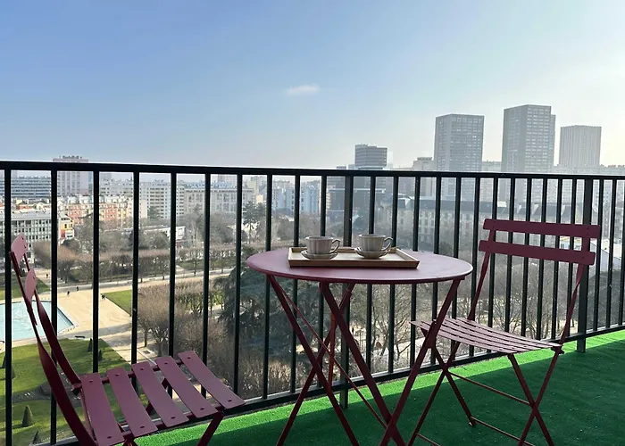 Premium Flat Balcony & Lift For 5