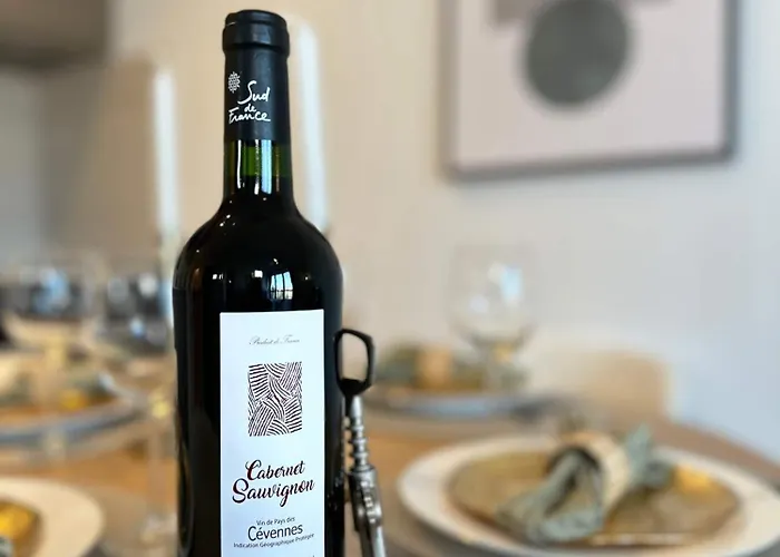 Premium Flat Balcony & Lift For 5 Apartment *