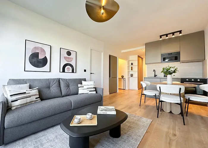 Premium Flat Balcony & Lift For 5 Appartement