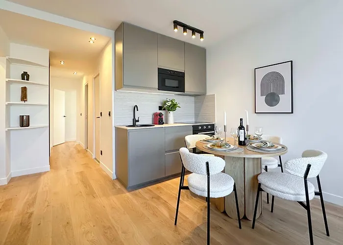 Premium Flat Balcony & Lift For 5 Párizs